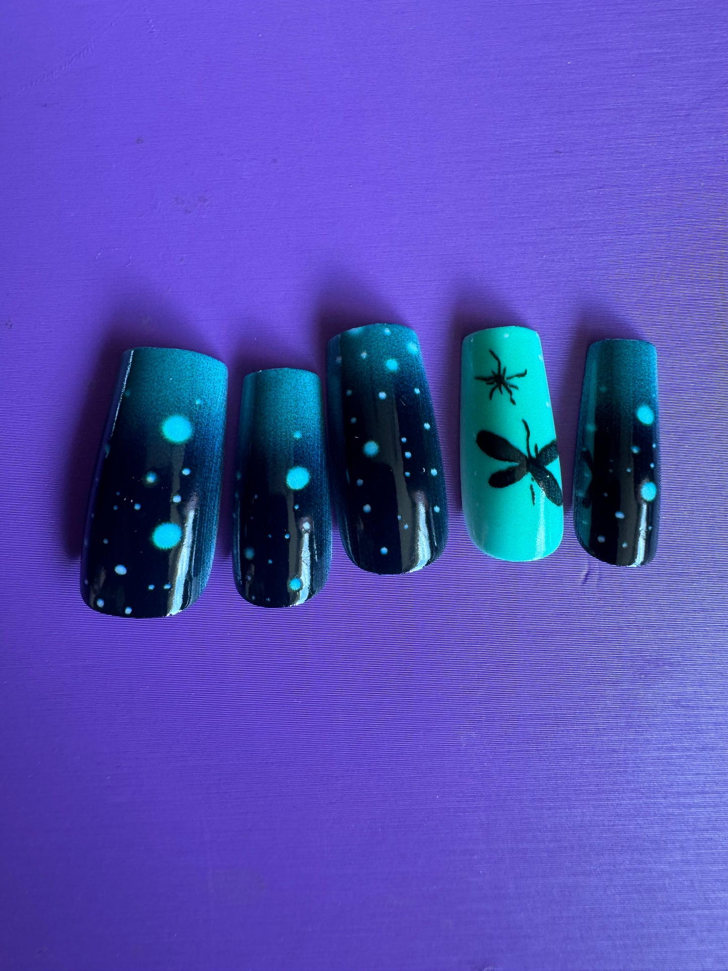 Press On Nails: Medium Square Bubbles & Dragonflies
