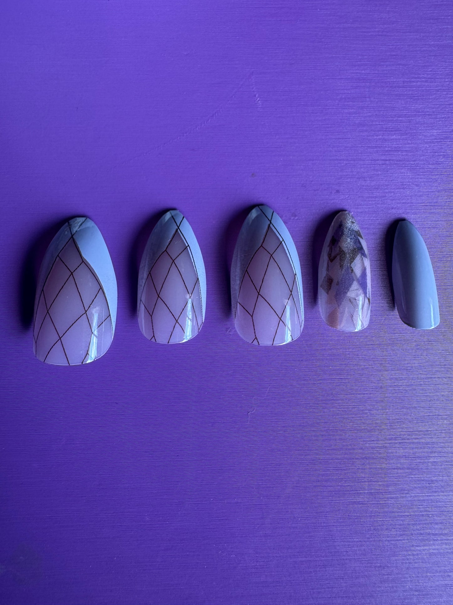 Press On Nails: Short Almond Pale Purple Fishnet