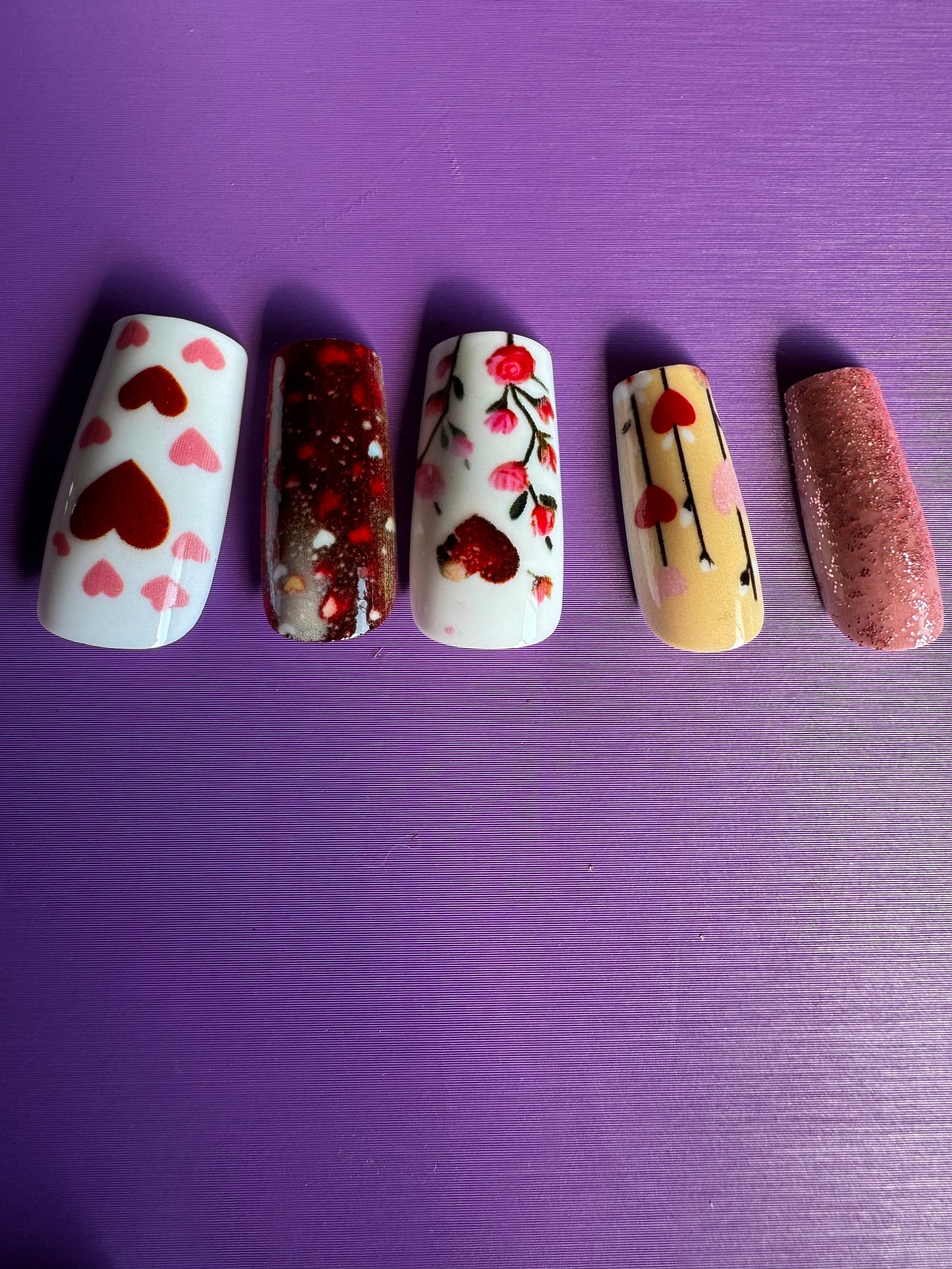 Press On Nails: Medium Square Hearts