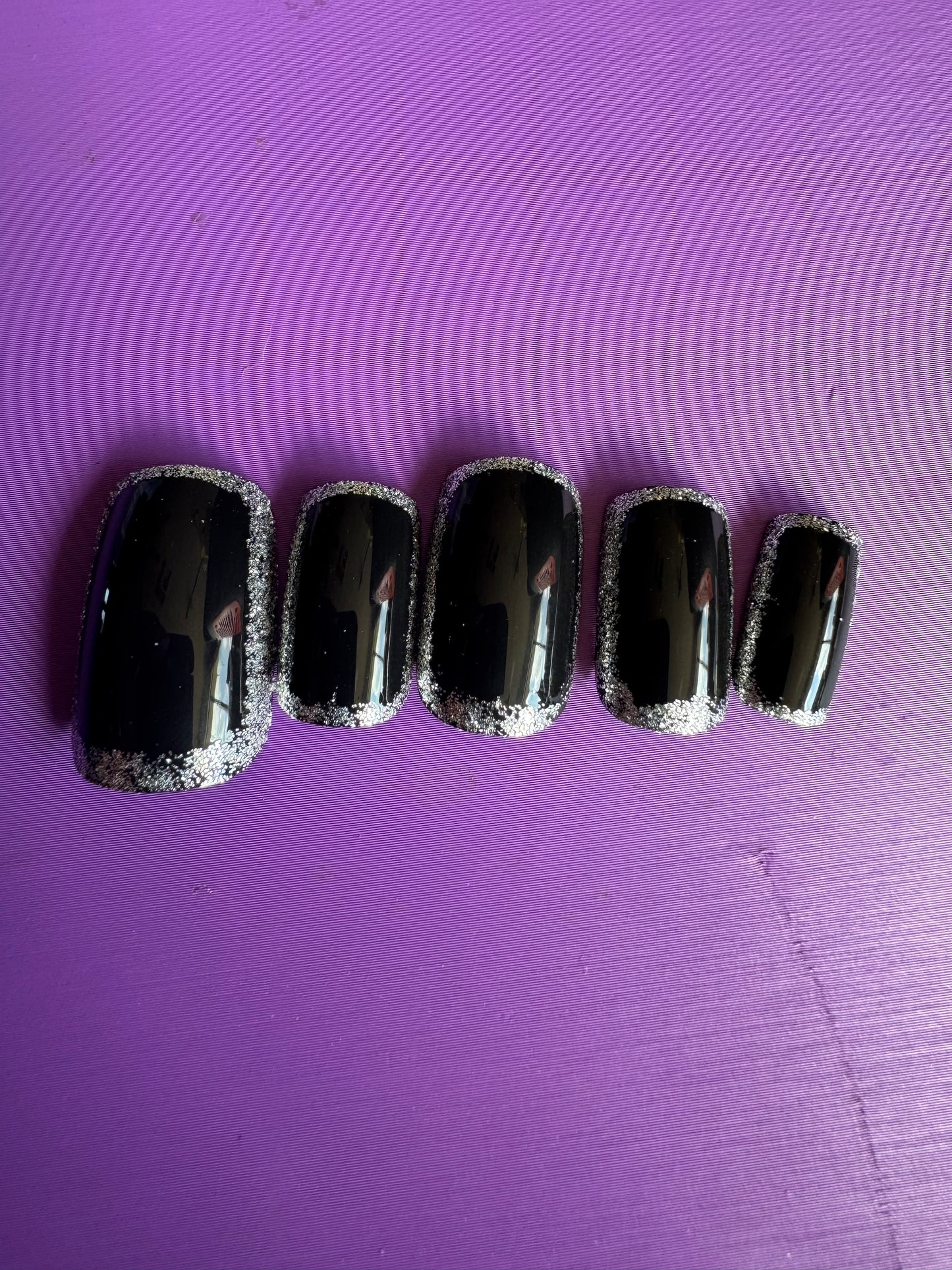Press On Nails: Short Square Black Glitter Outline