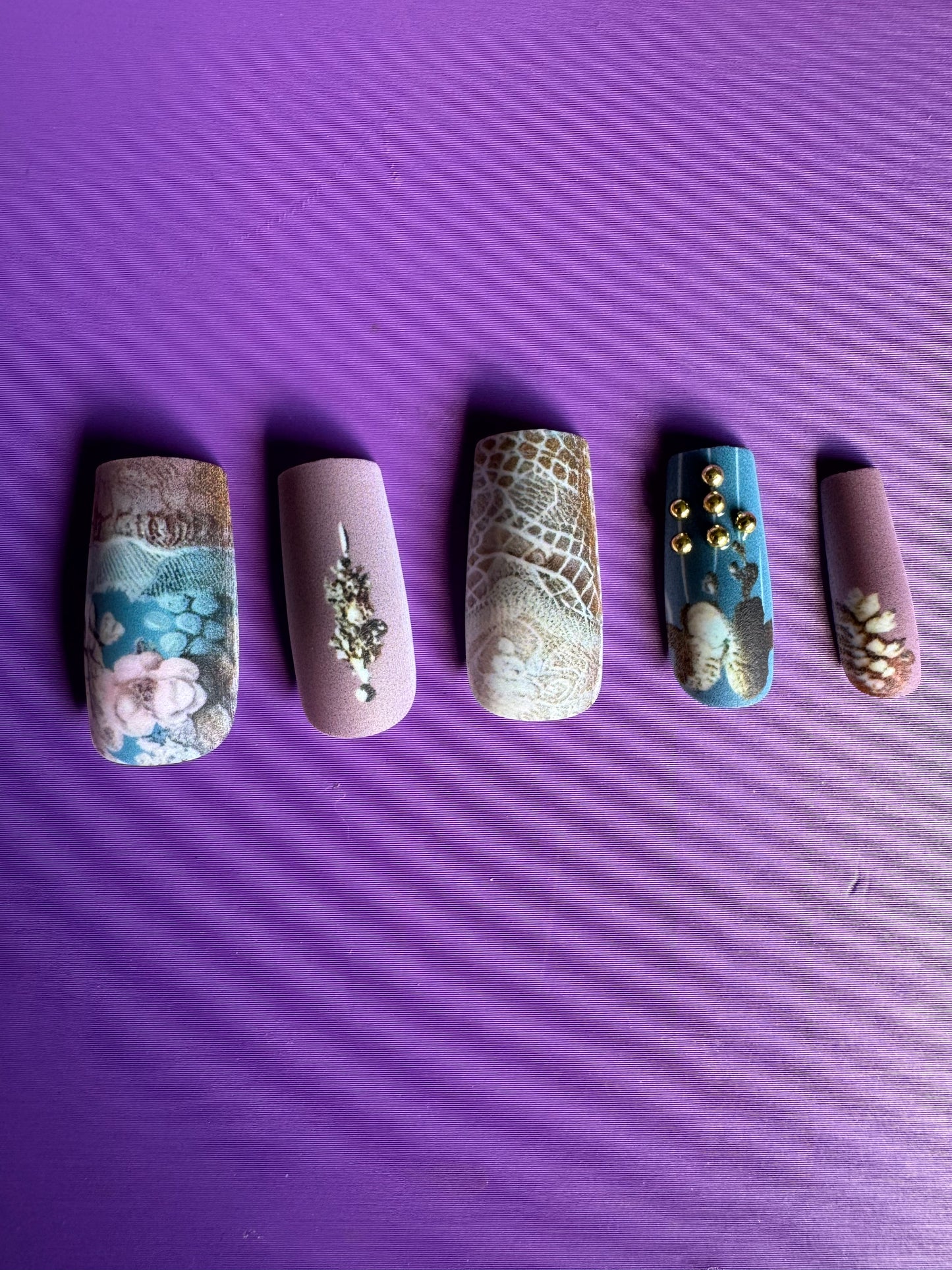 Press On Nails: Medium Coffin Matte Victorian Floral