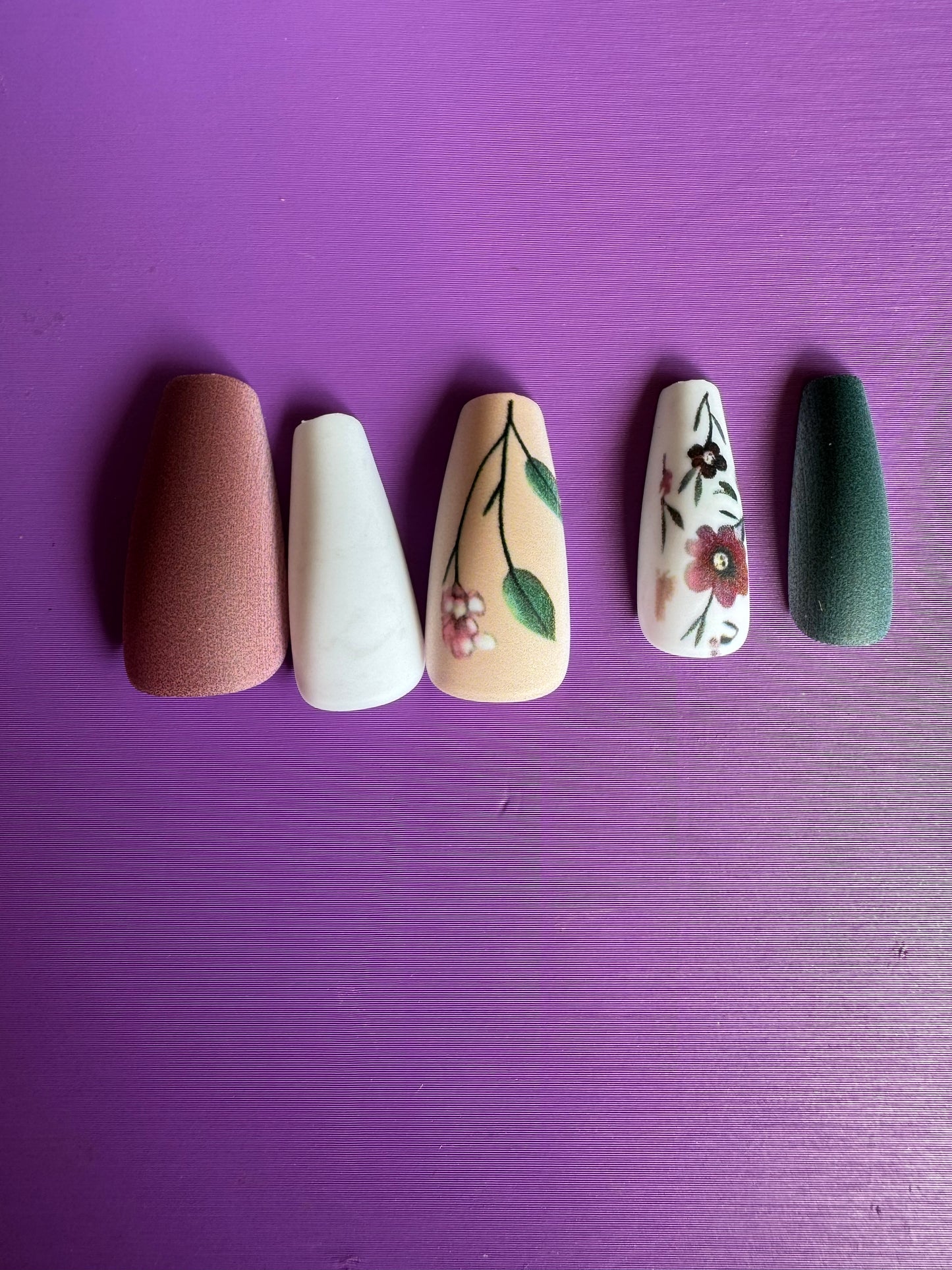 Press On Nails: Medium Coffin Matte Spring